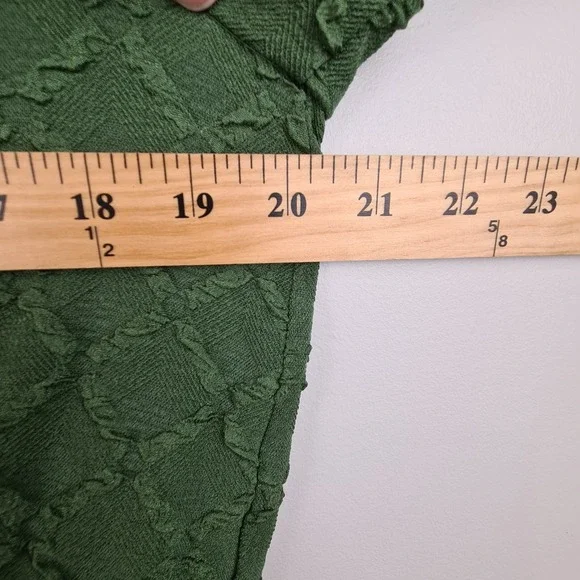 Fab'rik Green Textured Puff Sleeve Ruffle Hem Top Small Womens Preppy blouse - Picture 4 of 6